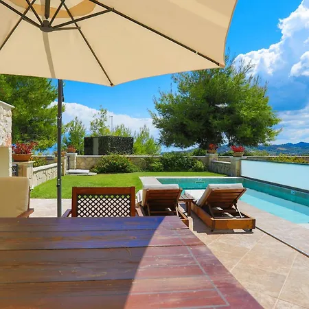 Sunny Pende Villa